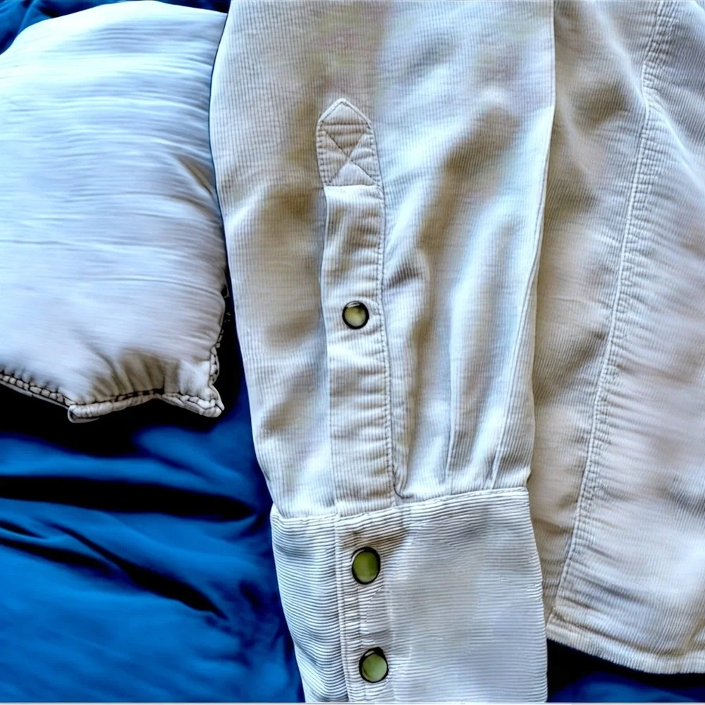 Like New 🌸 J Crew Tan Stretch Corduroy Button-Down Shirt ⭐️ Pearlized Snaps - Picture 9 of 15